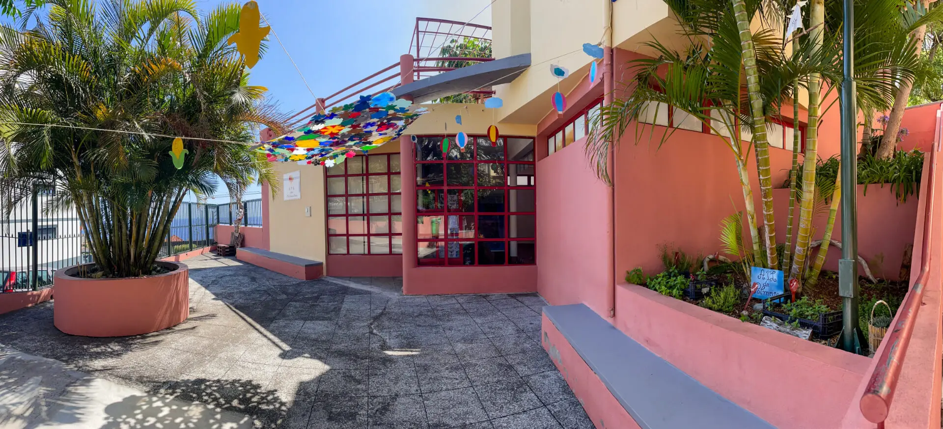 Exterior ATL do Centro Social e Paroquial de Santa Cecília Exterior ATL do Centro Social e Paroquial de Santa Cecília